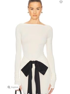 Helsa Matte Jersey Long Sleeve Boatneck Top size L cream